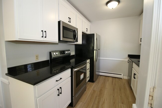 Foto del edificio - 272 Page Hill Rd