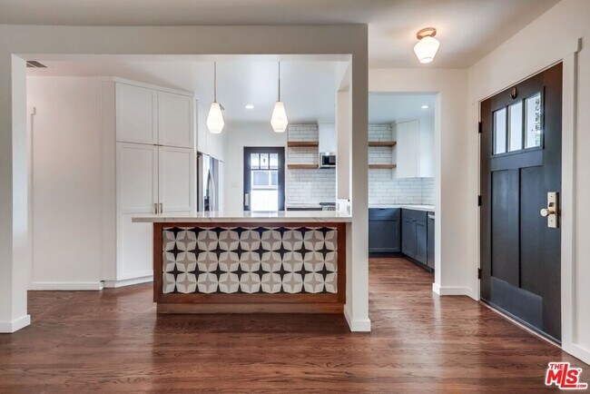 Foto del edificio - 3725 Edenhurst Ave