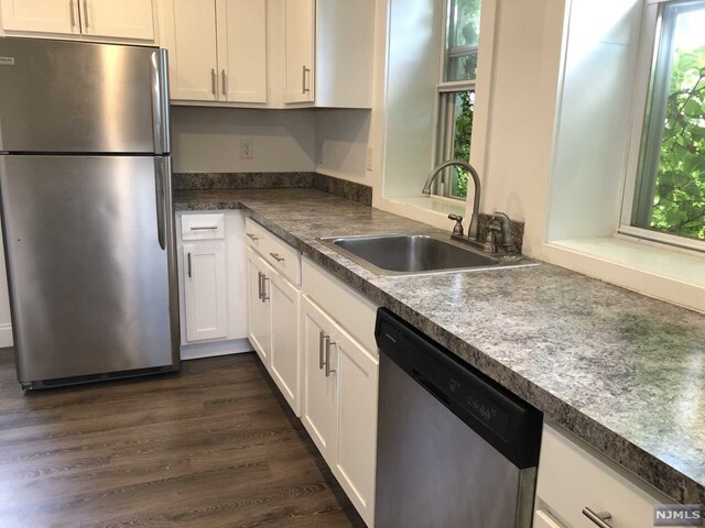 Foto del edificio - 28-32 E Ridgewood Ave