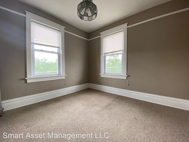 Foto del edificio - 1500 S 71st St