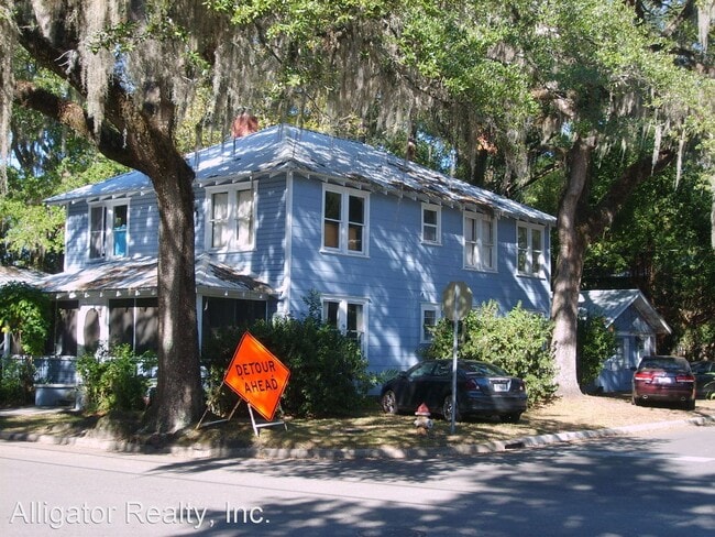 Building Photo - 3 br, 1 bath House - 1104 NW 3rd Avenue  U...