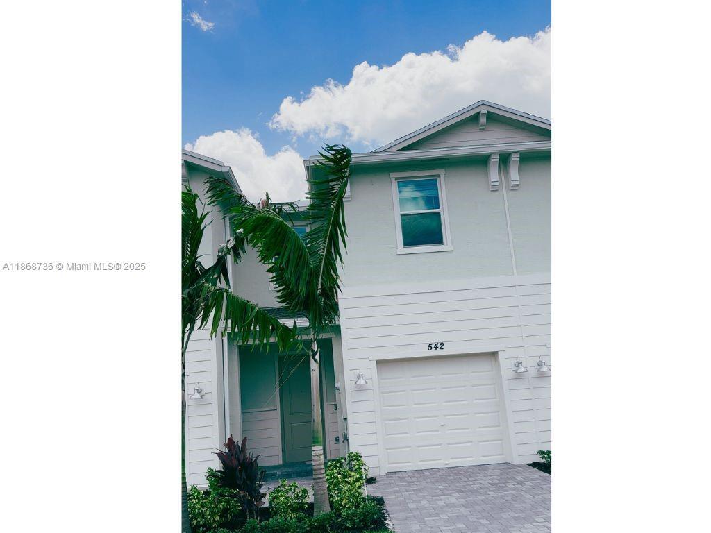 Primary Photo - 542 Rivergrass St