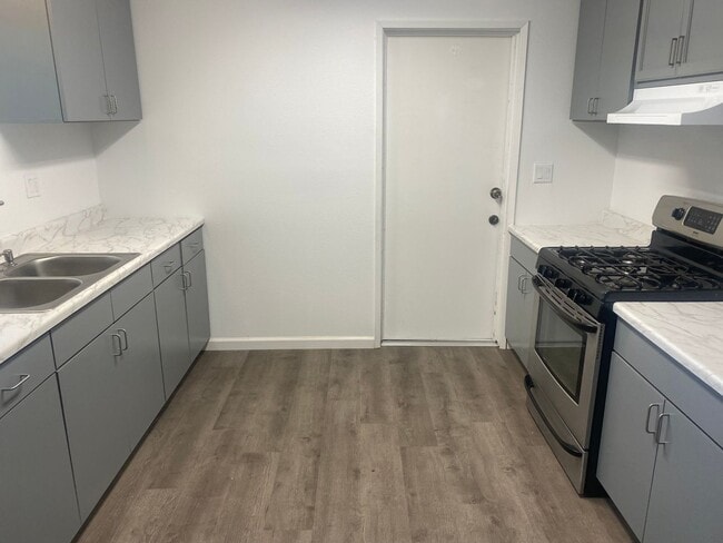 Foto del edificio - 3 bedroom 2 bathroom in Tulare!