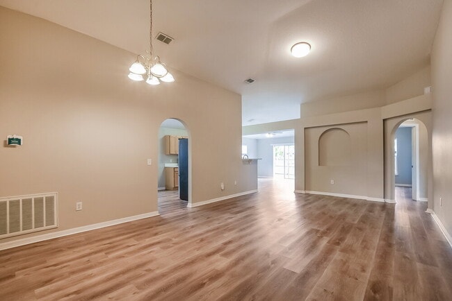 Building Photo - 189 Cedar Ridge Ln