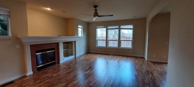 Building Photo - 3 br, 2.5 bath House - 6337 NE Southbrook Ct.