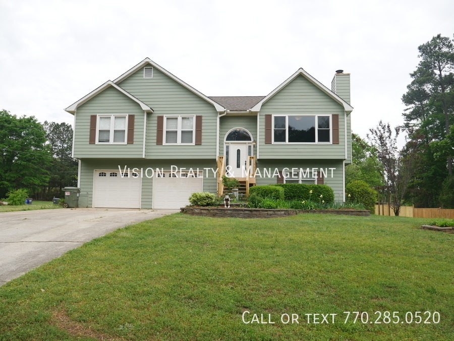 17 Oak Landing Ct S House for Rent in Douglasville, GA