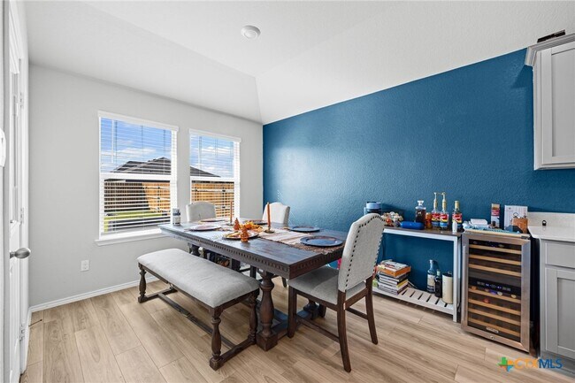 Foto del edificio - 7203 Gilbert Dr