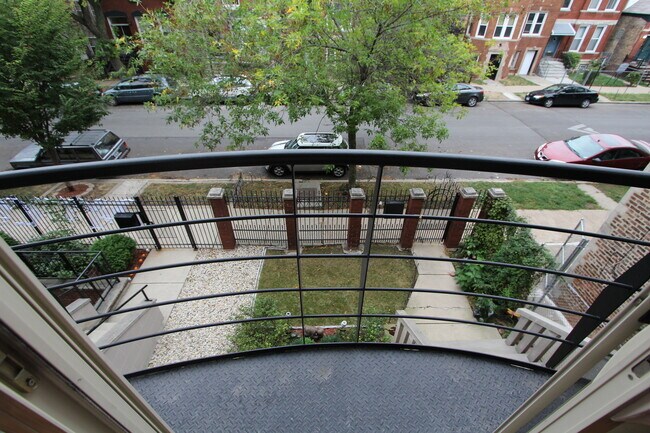 Foto del edificio - 2645 W Haddon Ave