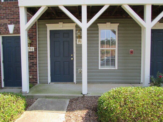 Foto del edificio - Bright 1 Bed/1 Bath Condo - Main Level - O...