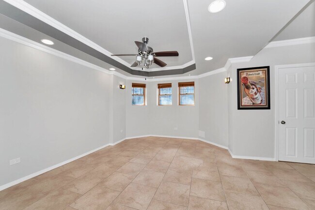 Foto del edificio - 2825 N Hamlin Ave