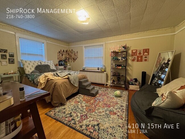 Foto del edificio - 410 N 15th Ave E