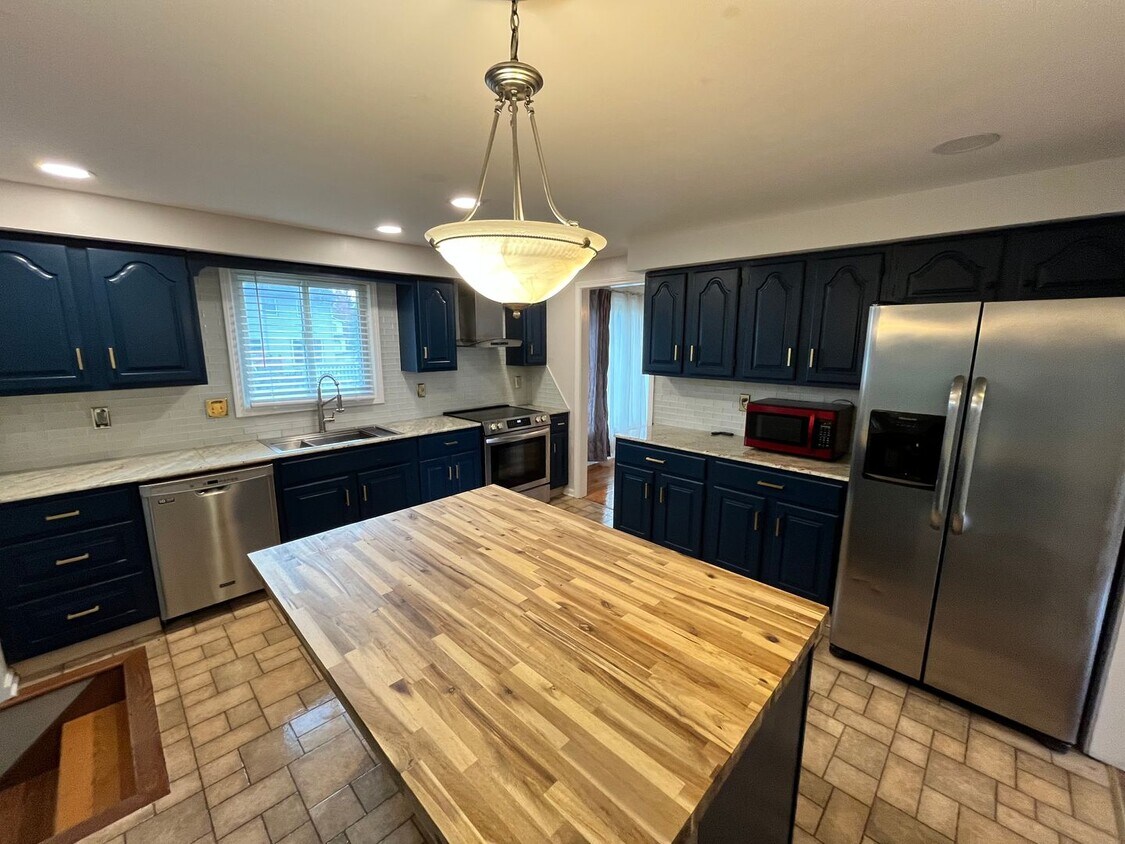 Foto principal - 3 Bedroom Single Family Home in Liverpool