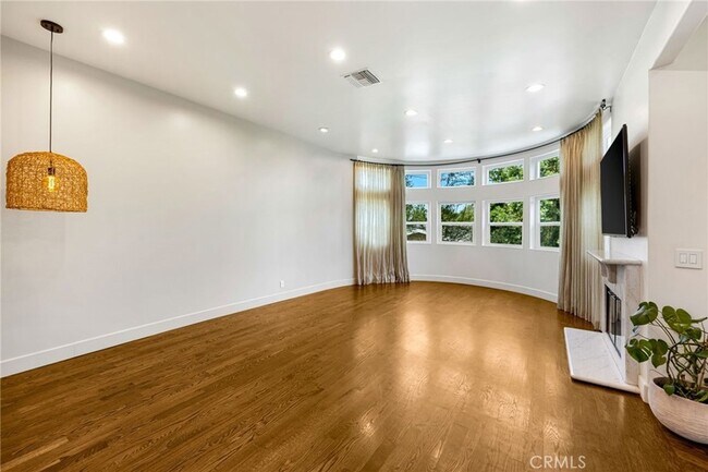 Building Photo - 1120 Oban Dr