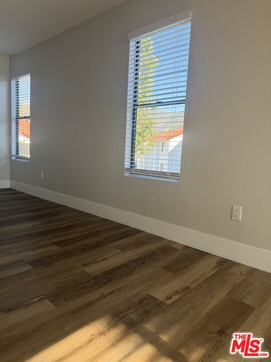 Foto del edificio - 1930 W College Ave