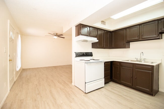 Building Photo - 9222 N 35TH AVE UNIT 3, PHOENIX AZ
