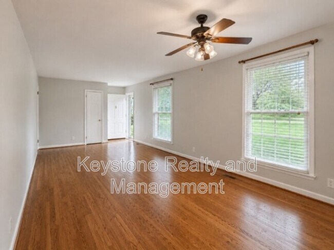 Foto del edificio - 2111 Fleming Rd