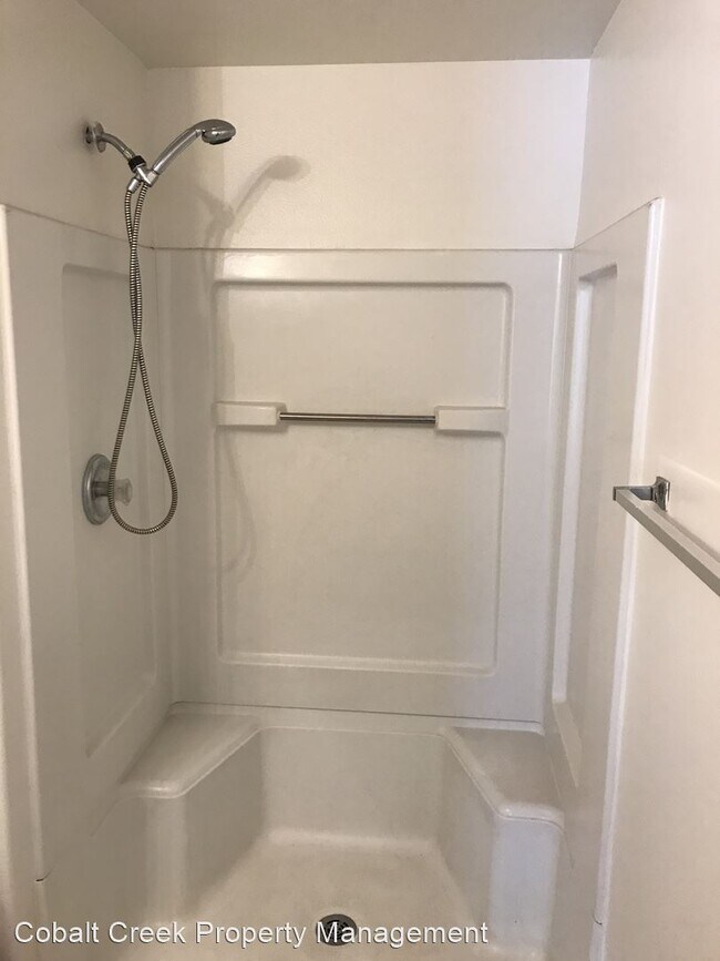 Foto del edificio - 2 br, 2 bath House - 1731 W 53rd Place Unit 8