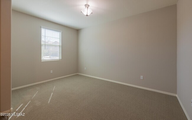 Building Photo - 10324 S Barlow Way