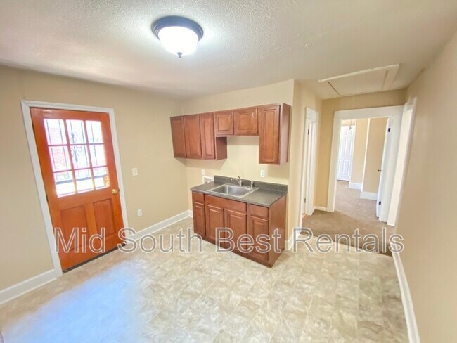 Foto del edificio - 3414 Powell Ave