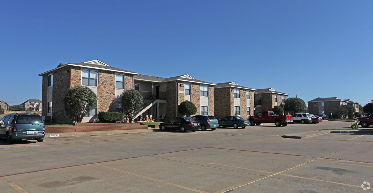 Foto del edificio - Eagle Lake Garden Village