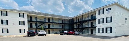 Building Photo - 1009 12th St