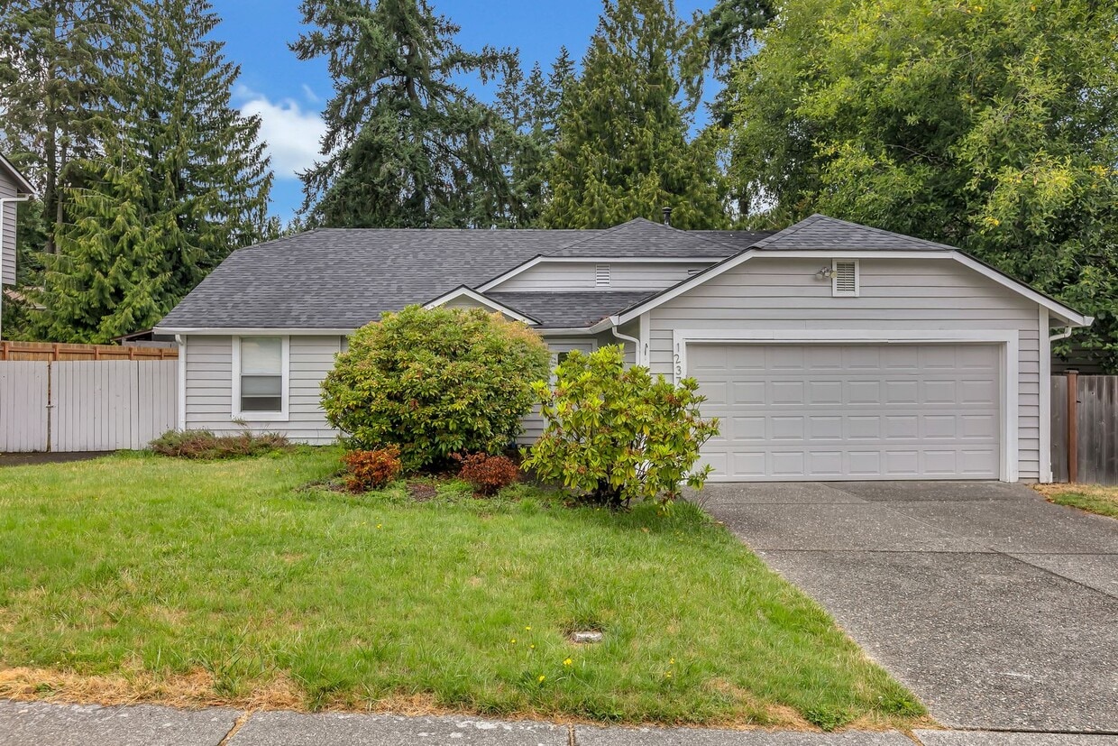 Primary Photo - 3 Bedroom East Hill Home - $3,000/month