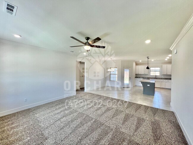Building Photo - Siloam Springs- Single-Family Home- Open-C...