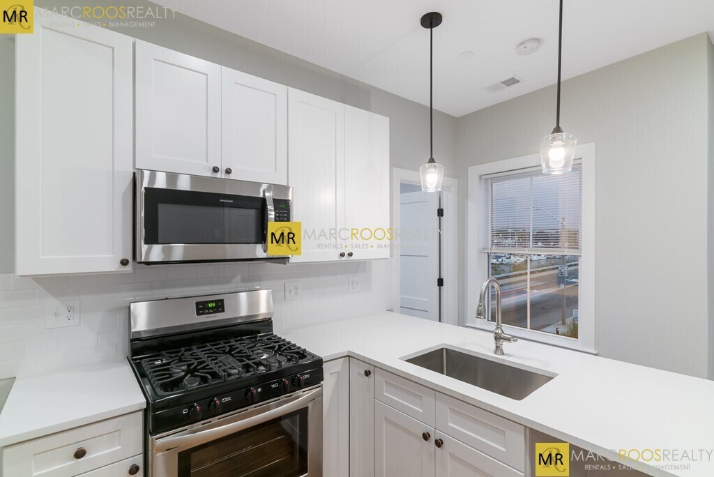 Foto principal - 477 Meridian St