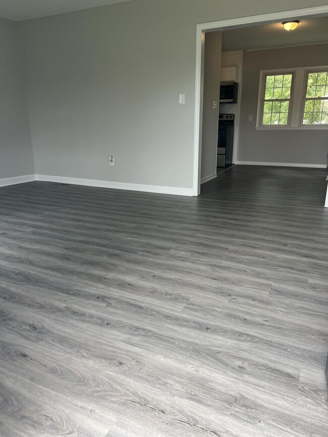 Building Photo - 30432 Maple St