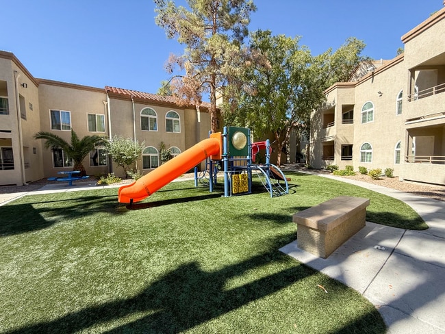 Building Photo - 3145 E Flamingo Rd