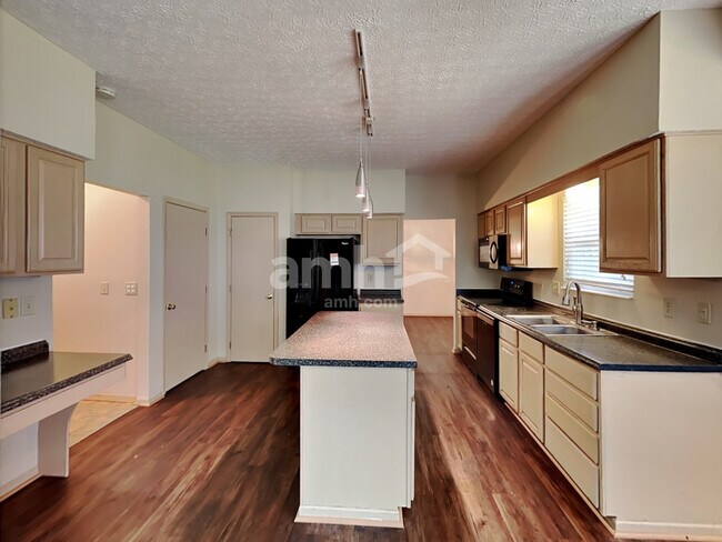 Foto del edificio - 7938 Windrift Pl