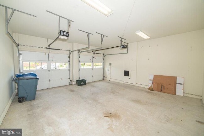 Building Photo - 8897 White Orchid Pl