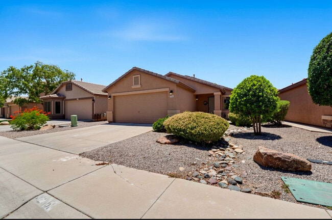 Building Photo - 42551 W Hillman Dr