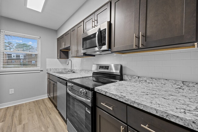 Brand new appliances! - Lynnhaven Landing
