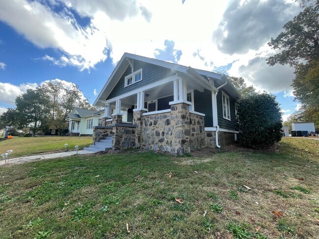 Foto del edificio - ?? COMING SOON ?? Charming 3 Bed / 1 Bath ...