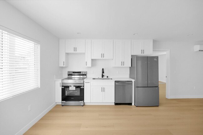 Foto del edificio - 3 Bedroom, 2 Bathroom Home – Near CSULB