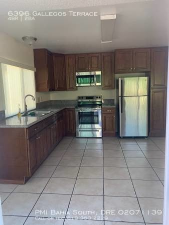 Building Photo - Beautiful Remodeled House in Paradise Hills