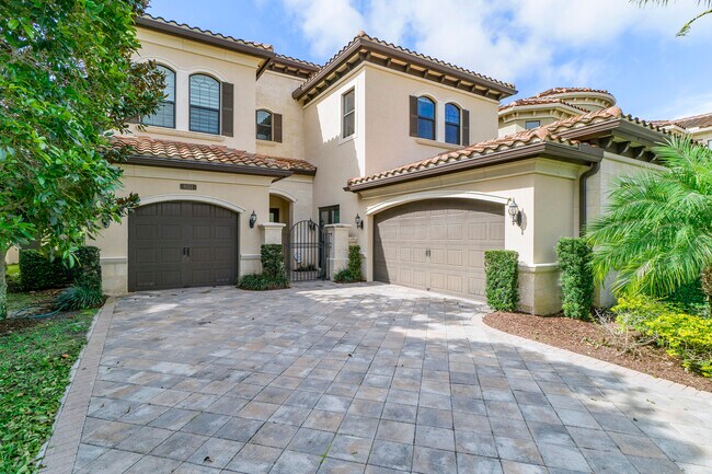 Foto del edificio - 8151 Lost Creek Ln
