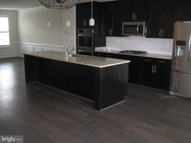 Foto del edificio - 6158 Carey Park Ln
