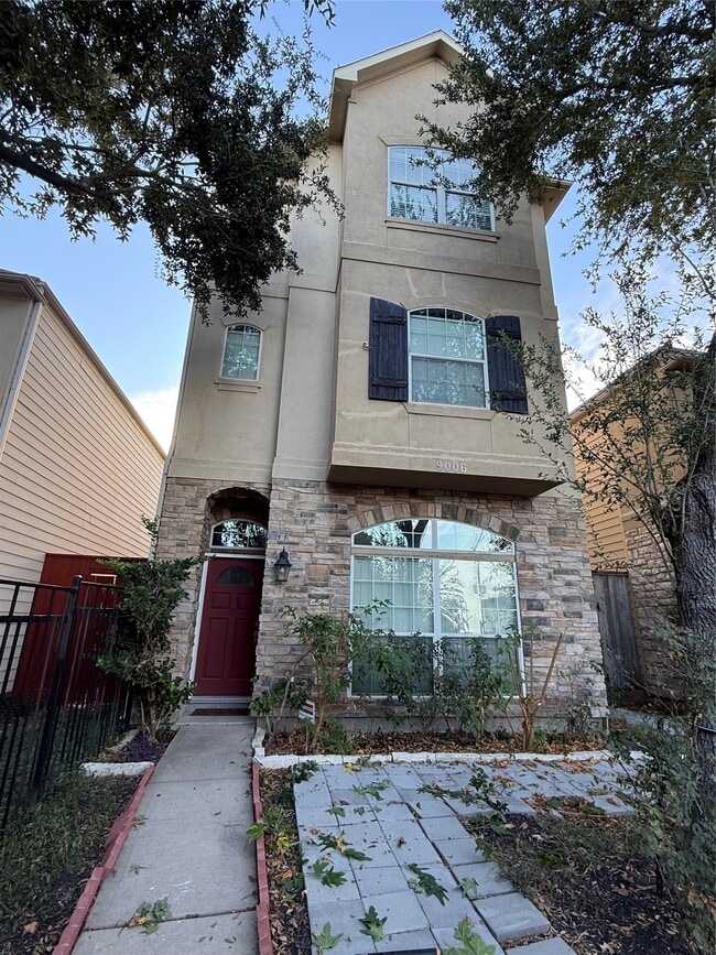 Building Photo - 9006 Lakes at 610 Dr