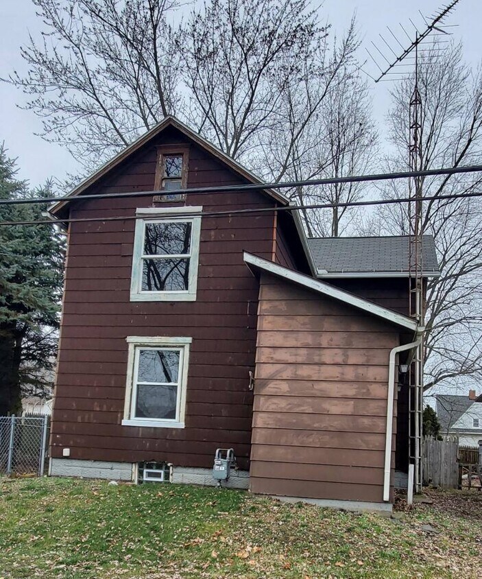 Foto principal - 717 Forest Ave
