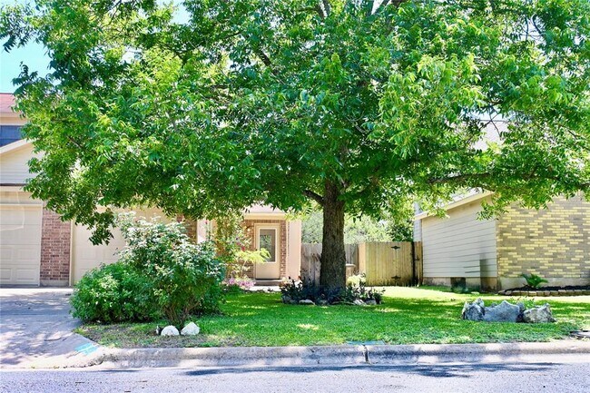 Building Photo - 13356 Water Oak Ln