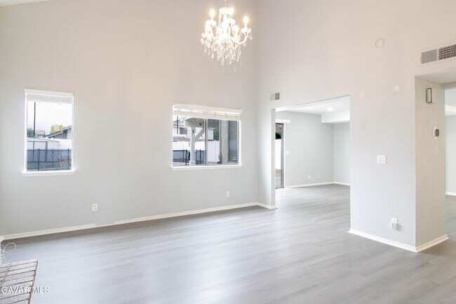 Foto del edificio - 45809 Evelyn Ct