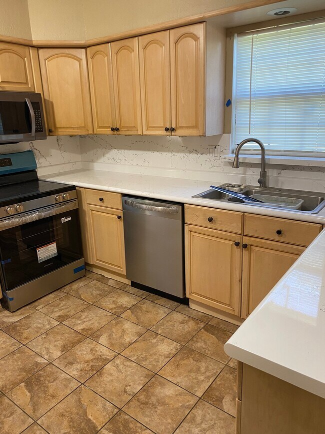 Foto del edificio - 5203 Sutton Ct