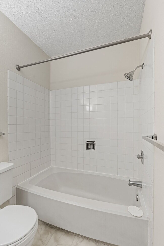 Foto del edificio - Spruce Place Apartments