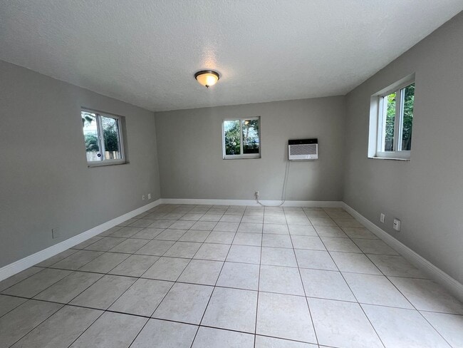 ACS Capital LLC -1304 - ACS Capital LLC -1304 Apartment