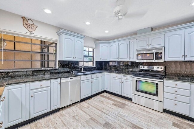 Foto del edificio - 2075 NW 15th Pl