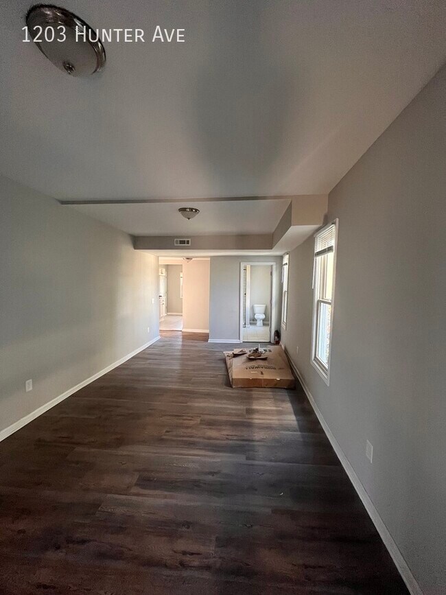 Building Photo - 3-bed Located Near OSU Medical Campus Avai...
