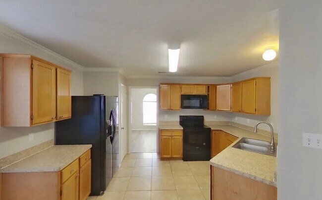 Foto del edificio - Move-In Ready 4-Bedroom Home with Timeless Appeal