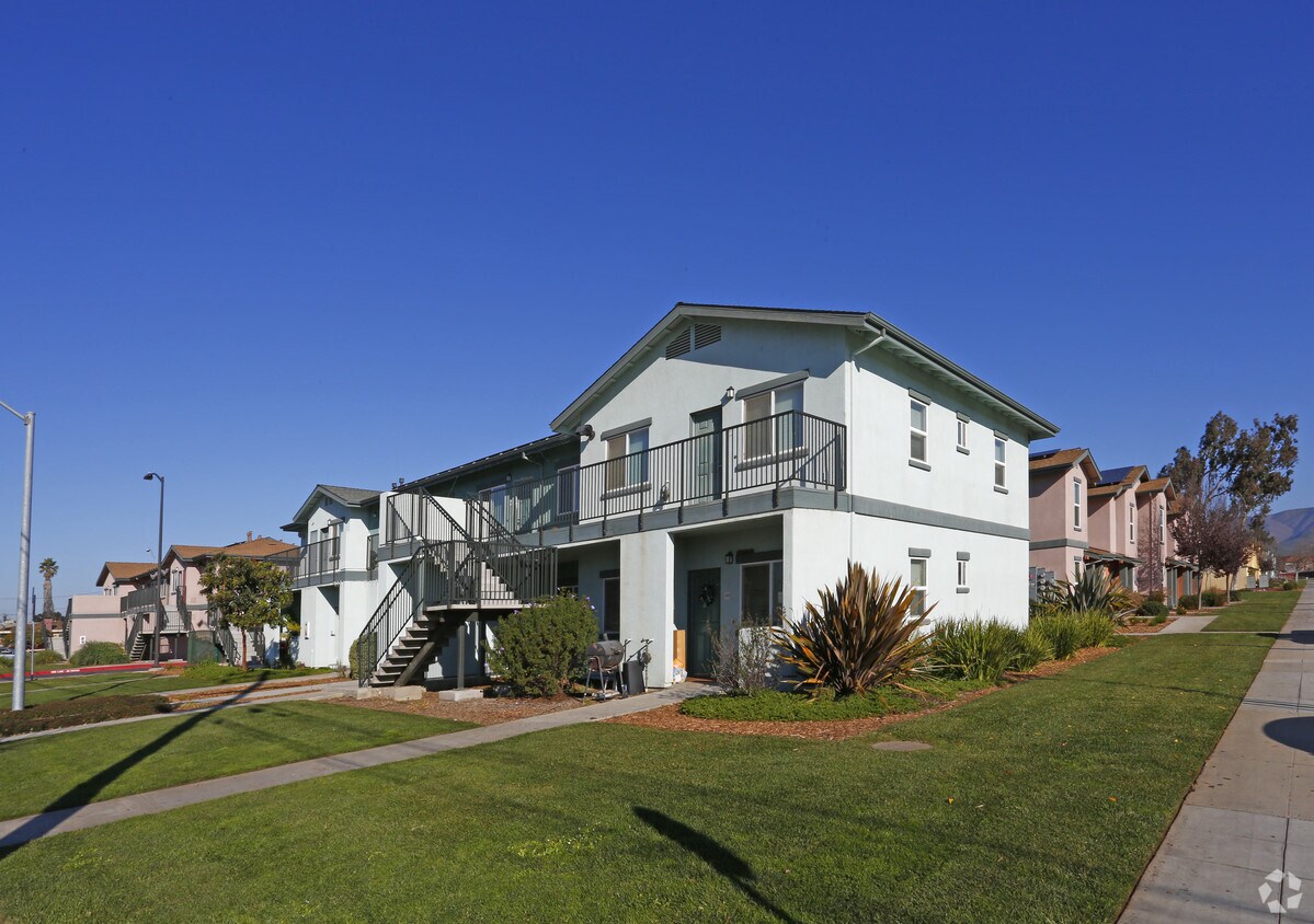 Foto principal - Monterey Street Apartments